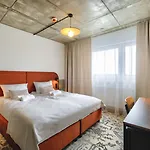 Arche Airport Hotel 3*