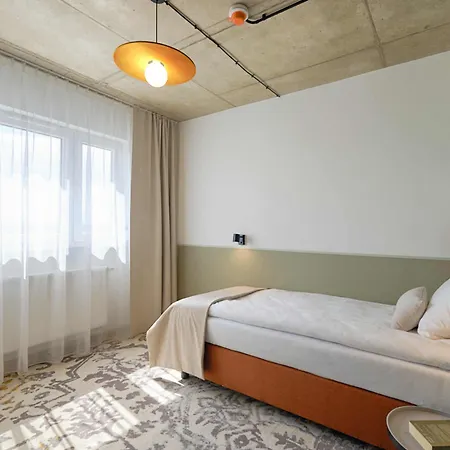 Hotel Arche Airport 3*