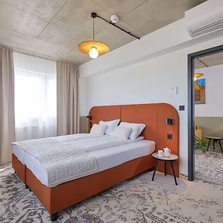 Arche Airport Hotel 3*